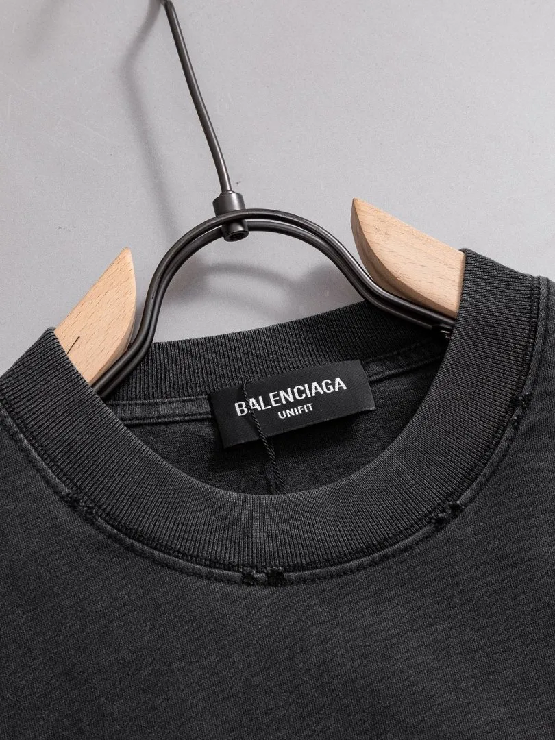 P100✨🔥 [balenciaga] 2026FW short-sleeved T-shirt Premium 26s double yarn 300g fabric, washed with Ma Liang distressed process Color: washed black, washed white, washed Khaki Size: S M L XL 2XL